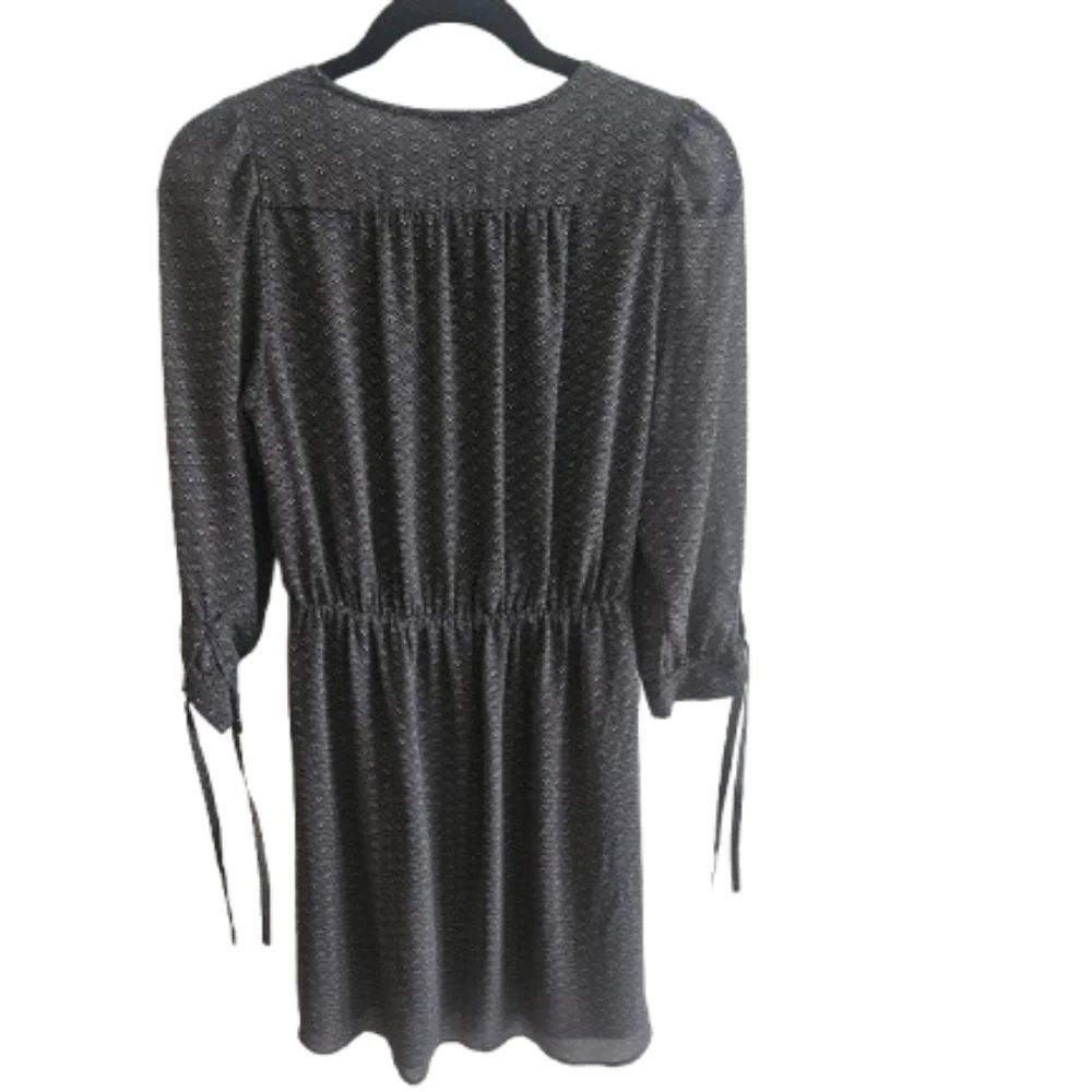 H&M Black Plunge Neck Bishop Sleeve Dress - Picture 2 of 9